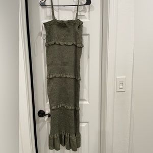 Olive green stretch dress size medium from PinkBlush
